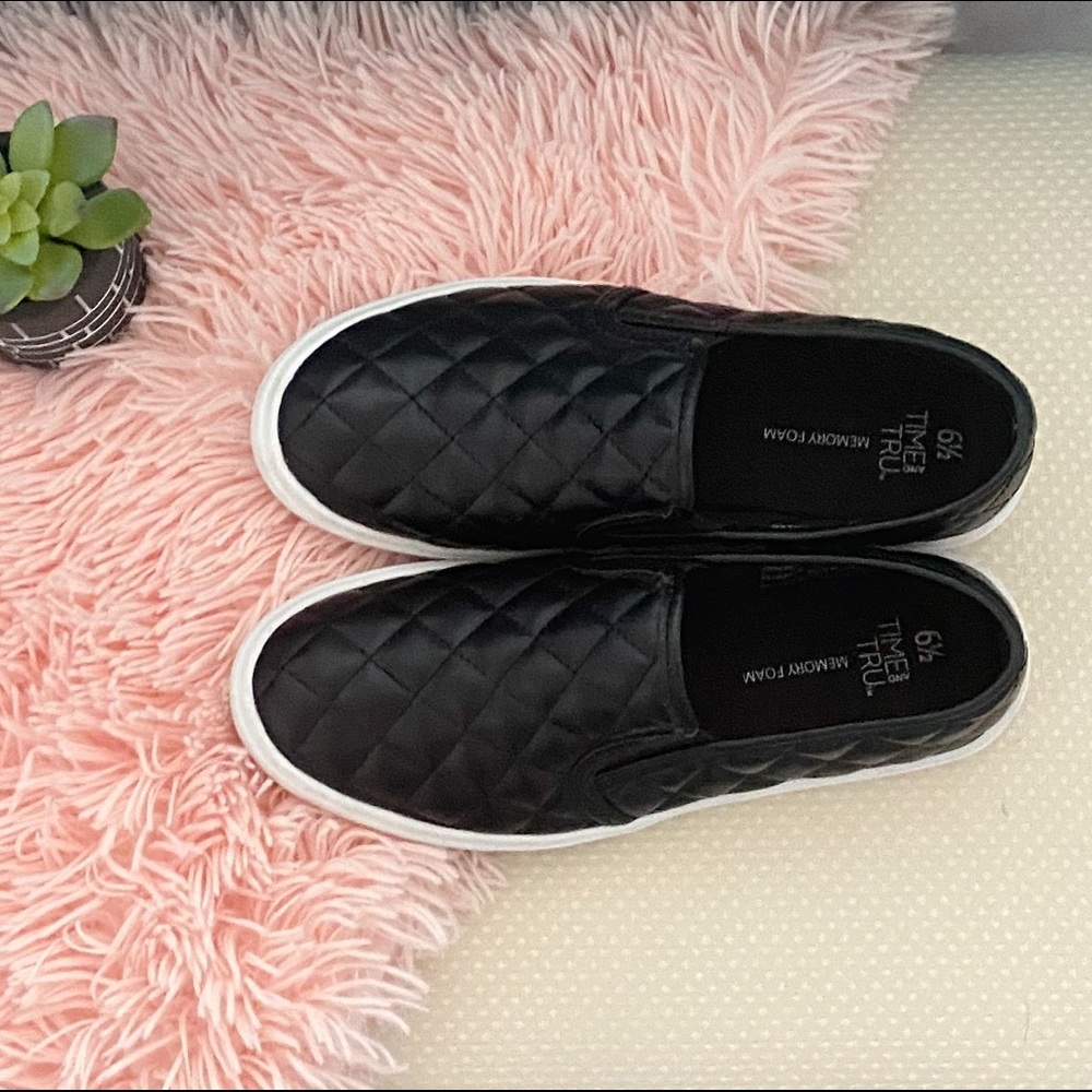 TIME&TRU Black Slip Ons with White Rims Size 6.5